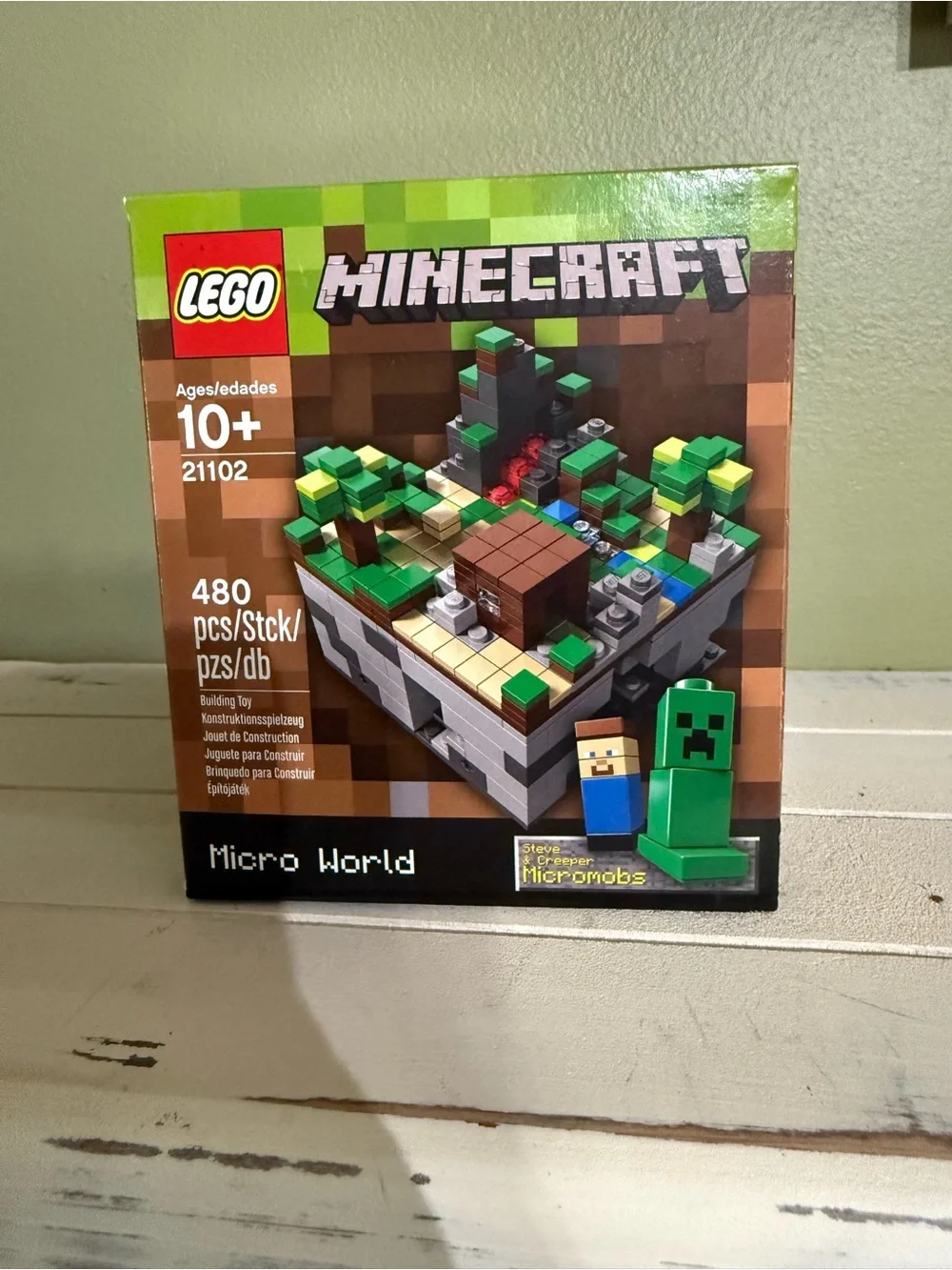 LEGO Minecraft Micro World Set in Green and Brown